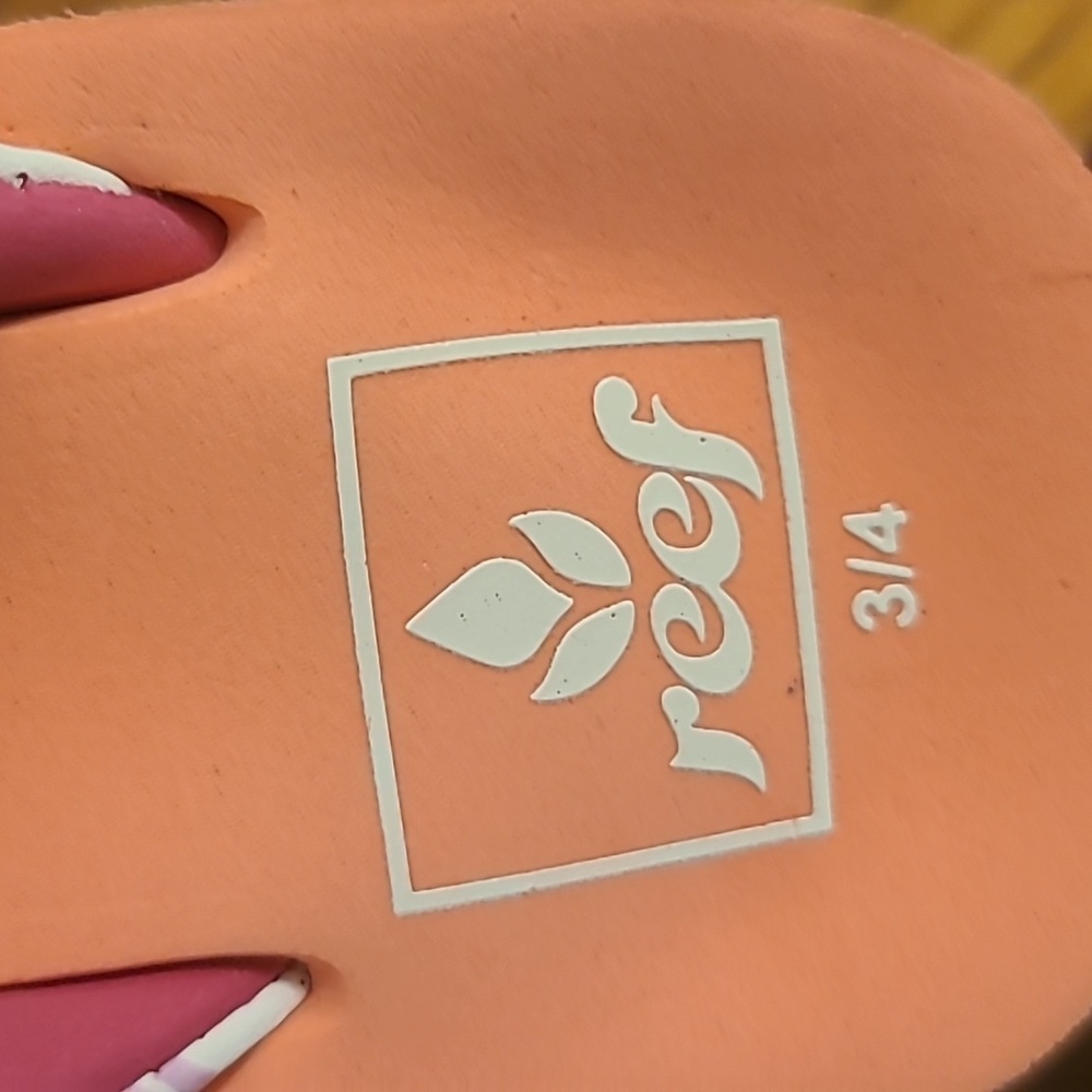 Light-Up Sandals - Picture 6 of 8